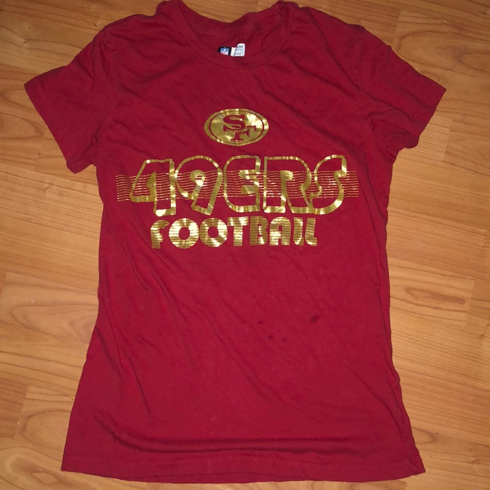Woman’s 49ers tshirt